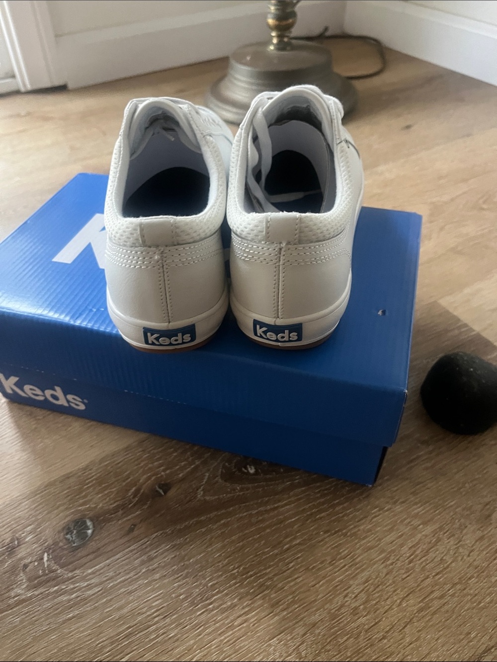 Keds Women’s White Low-Top Leather Sneakers | NWT - Picture 4 of 9